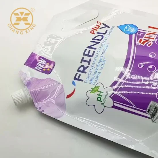 Custodia in plastica per detersivo liquido cosmetico personalizzato con coperchio ad angolo a tenuta stagna di alta qualità da 200 ml, 500 ml, 750 ml, 1 L, 2 L con manico